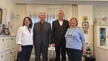 Yavaş’tan Karalar’a ziyaret: “Dimdik duran başkanımıza geçmiş olsun dileklerimizi ilettik”