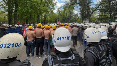 Doruk Madencilik İşçileri Açlık Grevinde 8. Günde: Bakanlığa Yürüyüşlerine Polis Ablukası