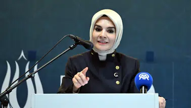 Bakan Göktaş’tan aile paylaşımı: “Anneliğin anlamı esnetilmeye çalışılıyor”