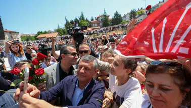 Özgür Özel Çorum’da Alevi yurttaşlara seslendi: “Baş eğmeyeceğim”