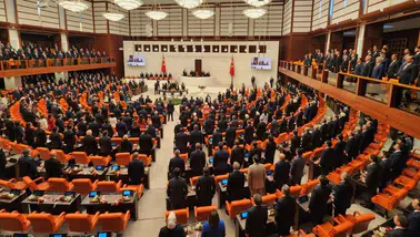 AK Parti’den Şehit ve Gazi Ailelerine Yeni Haklar: TBMM’ye Sunuluyor!