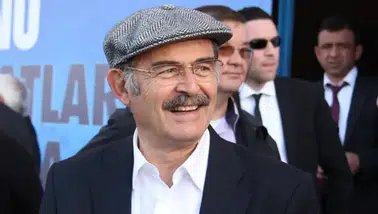Yılmaz Büyükerşen CHP'den istifa etti