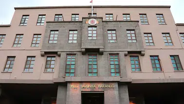 Yalova'da F-16 eğitim uçuşu kazasında pilot paraşütle kurtuldu
