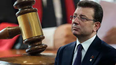 İBB Davası'nda Ekrem İmamoğlu, savunma hakkını kullanmadığını belirtti ve feragat iddialarını reddetti
