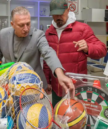 İzmir Büyükşehir'den okullara 31 milyonluk spor malzemesi desteği!