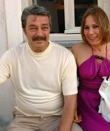 Kadir İnanır'ın Vasiyeti Tartışma Yarattı! Jülide Kural Sessizliğini İlk Kez Bozdu