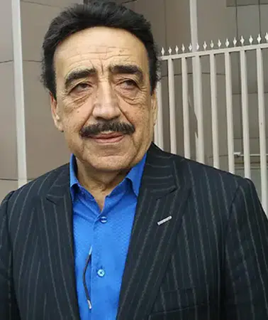 Arabesk Müziğin Usta İsmi Hakkı Bulut Sahnede Fenalaştı! Hastaneye Kaldırıldı