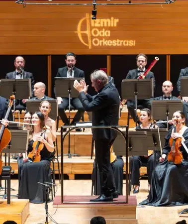 İzmir Oda Orkestrası, unutulmaz bir klasik müzik konserine ev sahipliği yaptı