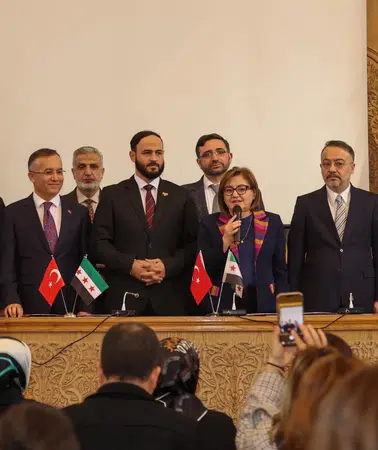 Gaziantep Büyükşehir'den Halep'e 5 otobüs hibe edildi, kardeşlik protokolleri imzalandı!