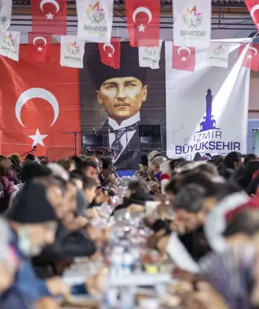 İzmir’de Ramazan Sofraları 30 İlçede Kurulacak: İlk İftar 19 Şubat’ta Gaziemir’de