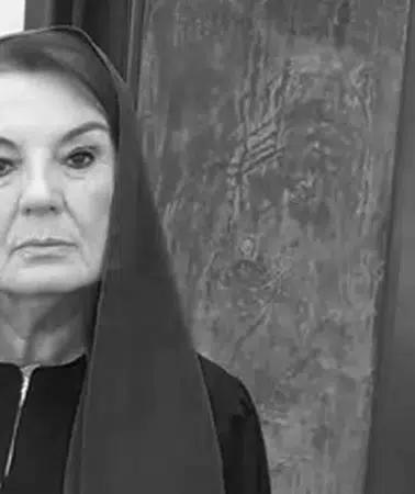 Yeşilcam'ın Unutulmaz İsmi Nevin Efe hayatını kaybetti