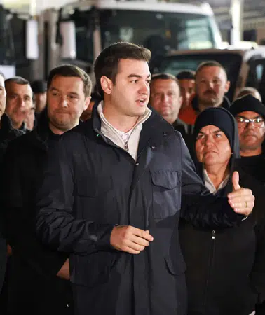 Başkan Mandalinci, Temizlik İşleri'nde sahurda personeliyle buluştu ve destek mesajı verdi