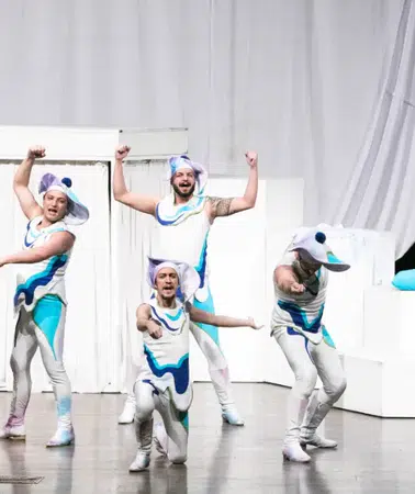 İzmir'de Don Kişot Çocuklara Renkli Bir Tiyatro Deneyimi Sunuyor