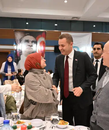 Başkan Ahmet Akın, Ankara'da Balıkesirlilerle iftar programında birlik ve beraberlik mesajı verdi