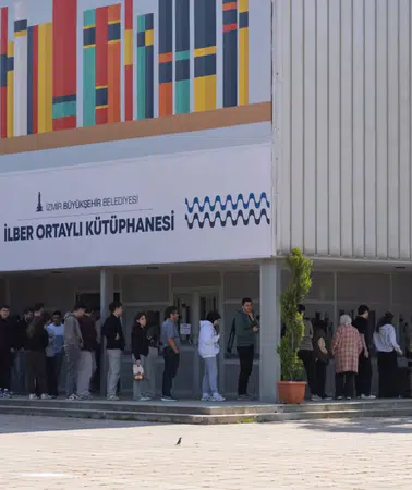 İzmir’in kütüphaneleri gençlerin yeni adresi oldu: Hem ders hem sosyalleşme alanı