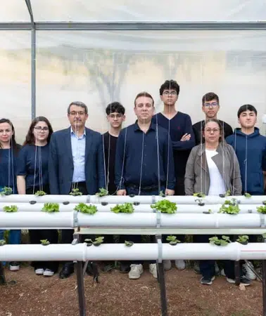 Yenişehir’de eğitim ve tarım aynı serada buluştu: Öğrenciler topraksız tarımla kendi ürünlerini yetiştiriyor