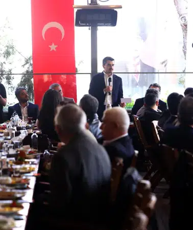 Çankaya’da esnaf buluşması: Hüseyin Can Güner Bahçelievler’in taleplerini dinledi