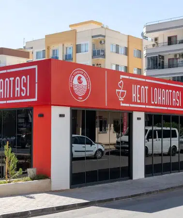 Mersin Yenişehir’de Kent Lokantası desteği büyüyor: 90 liraya 3 çeşit yemek vatandaşın yüzünü güldürüyor