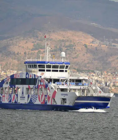 İZDENİZ, Bostanlı-Üçkuyular hattında ek seferlerle deniz ulaşımını artırıyor