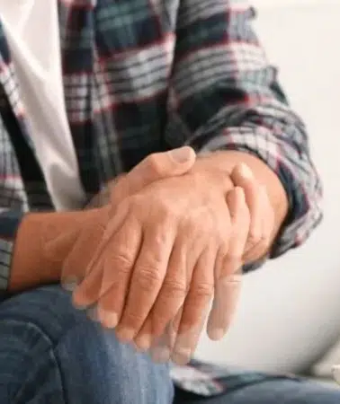 Dünyaca Ünlü Şarkıcı Duyurdu: Parkinson Hastalığına Yakalandı!