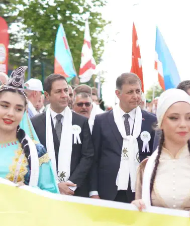 İzmir Büyükşehir Başkanı Tugay, Erbaa Yaprak Festivali'nde dostluk mesajı verdi