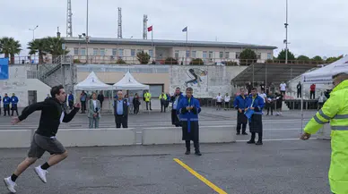 İzmir Büyükşehir Belediyesi 50 zabıta memuru alımı için zorlu sınavlar düzenledi