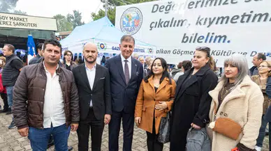 İzmir'de 12. Balkan Şenliği, yağmura rağmen göçmenlerin coşkusuyla başladı