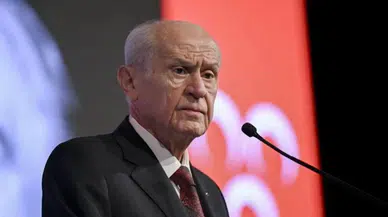 Bahçeli il-ilçeleri topluyor