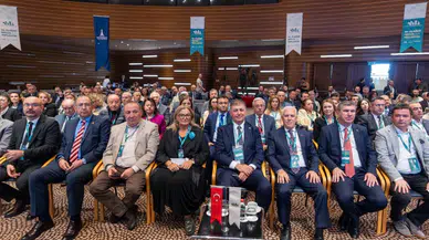 İzmir'de İklim Kriziyle Mücadelede Yerel Yönetimlerin Rolü Vurgulandı