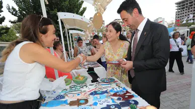 Kadın Emeği Pazarı İzmir'de, El Emeği Ürünleri Uygun Fiyatlarla Ziyaretçileri Bekliyor