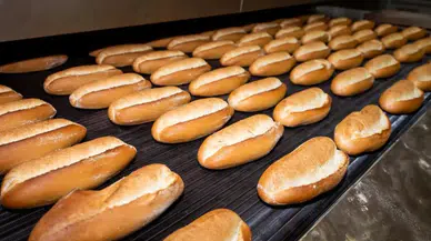 İzmir Halk Ekmek, artan maliyetlere rağmen ekmek fiyatını 10 TL'ye sabitledi