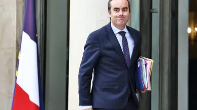 Fransa Başbakanı Lecornu, istifasıyla tarihe geçti: En kısa süre görevde kalan başkan!