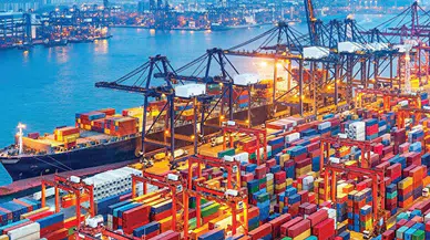 Ekim'de ihracat ve ithalat artarken, dış ticaret açığı yüzde 27,6 yükseldi; toplam 7,58 milyar dolara ulaştı.