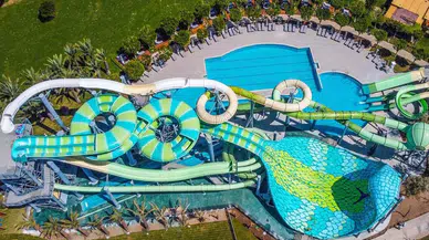 Su kaydırağı kabusu oldu… Bacağı bu hale geldi!