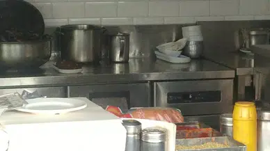 İstanbul'daki 3 kişinin hayatını kaybettiği zehirlenme vakasında 7 kişi gözaltına alındı