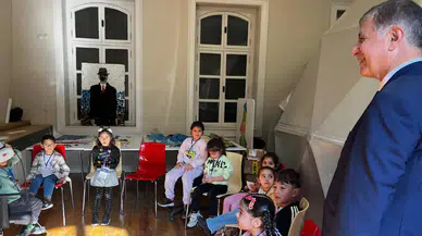 Cemil Tugay, çocuklarla buluşup Dünya Çocuk Hakları Günü'nü kutladı: "Onlar en değerli varlığımız"