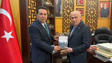 CHP'li Ahmet Özer, MHP Genel Başkanı Devlet Bahçeli'yi Ziyaret Etti