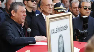 CHP Genel Başkanı Özgür Özel, Gülşah Durbay'ı anma töreninde gözyaşlarını tutamadı