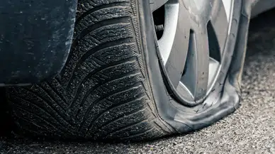 Lastikler peş peşe patladı 1 kişi hayatını kaybetti