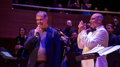 İzmir'de Edip Akbayram ve Volkan Konak anısına unutulmaz konser düzenlendi