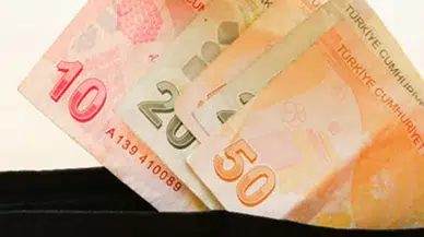 Sağlık Bakanlığı’nın giyim yardımlarıyla, sağlıkçılara çorap parası bile yetmiyor!