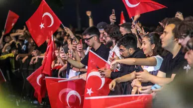 İzmir Bayraklı’da gençler Gençlik ve Spor Festivali’nde bir araya geldi