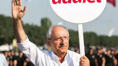 CHP lideri Kılıçdaroğlu'na 'Adalet Maskotu' hediyesi