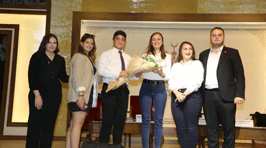 CHP MANİSA İL GENÇLİK KOLLARI BAYRAMI HALK İLE KUTLADI