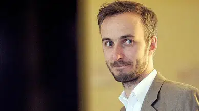 Alman komedyenin Erdoğan'a okuduğu şiir hakkında karar verildi