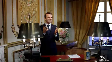 Macron'un bal mumu heykeli çalındı