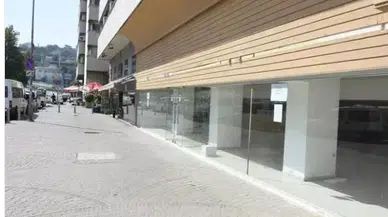 İzmir'in lüks semti kepenk indiriyor