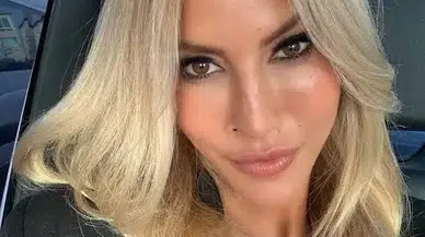 Çağla Şıkel Çeşme Tatilinde Oryantal Şovuyla Geceye Damga Vurdu!