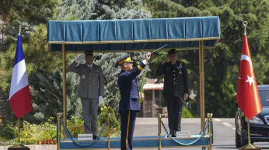 Türk ve Fransız Genelkurmay Başkanları Ankara'da Savunma İş Birliğini Görüştü