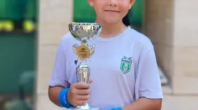 Güneş Bulut, Antalya'da düzenlenen tenis turnuvasında ikinci olarak Manavgat'ı gururlandırdı